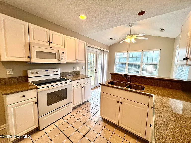 1006 Steeplechase Rd — Photo 8