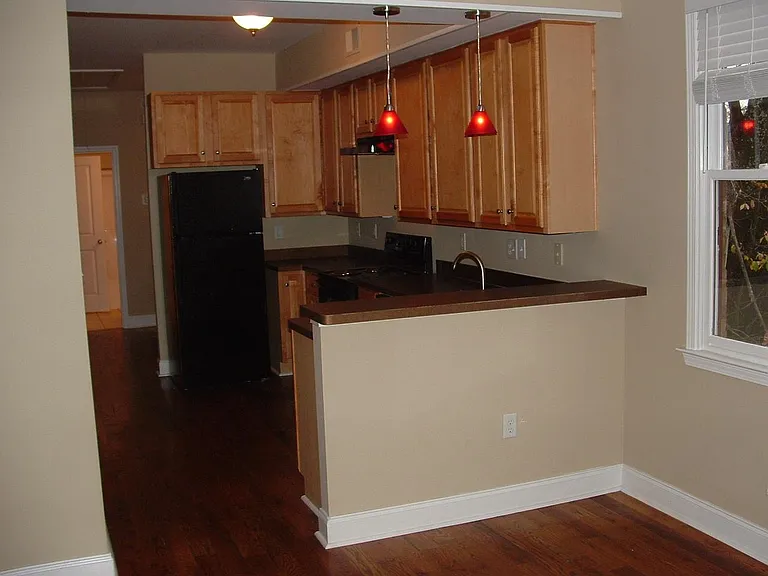 419 Parkway Dr NE — Photo 3