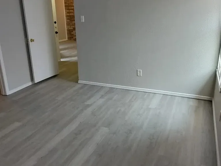 2720 Countryside Ln — Photo 3