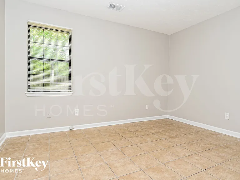 250 Hunters Trce — Photo 8