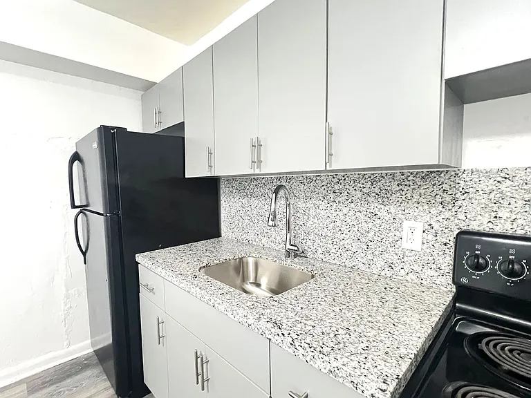 1545 NW 8th Ave — Photo 3