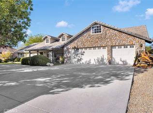15590 Myalon Rd, Apple Valley, CA 92307