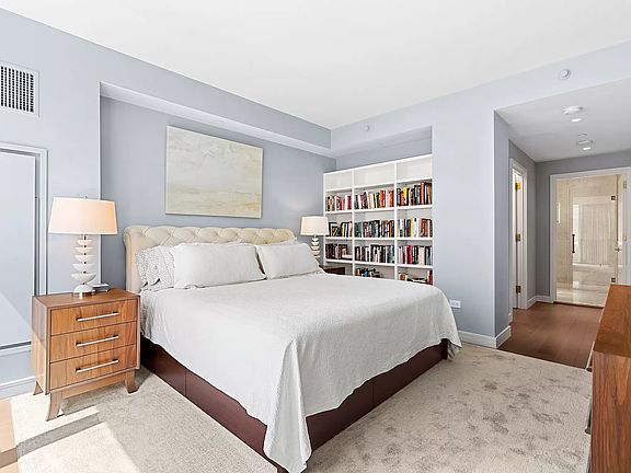 4th image of 305 E 51st St #7C