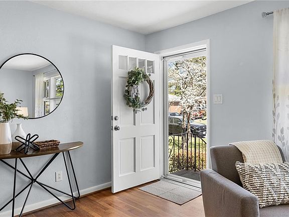 3rd image of 3302 Stamford Rd