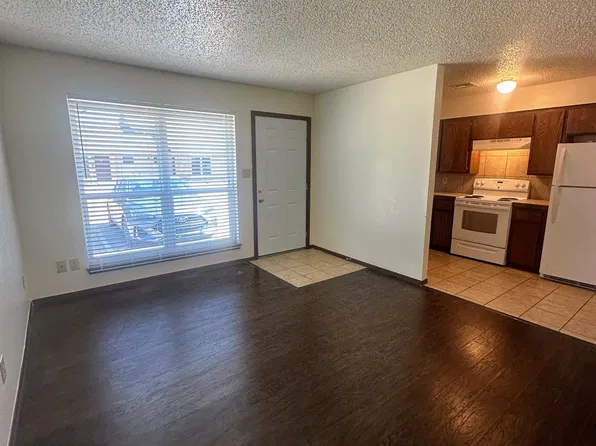 221 Bull Run St APT A, Norman, OK 73071