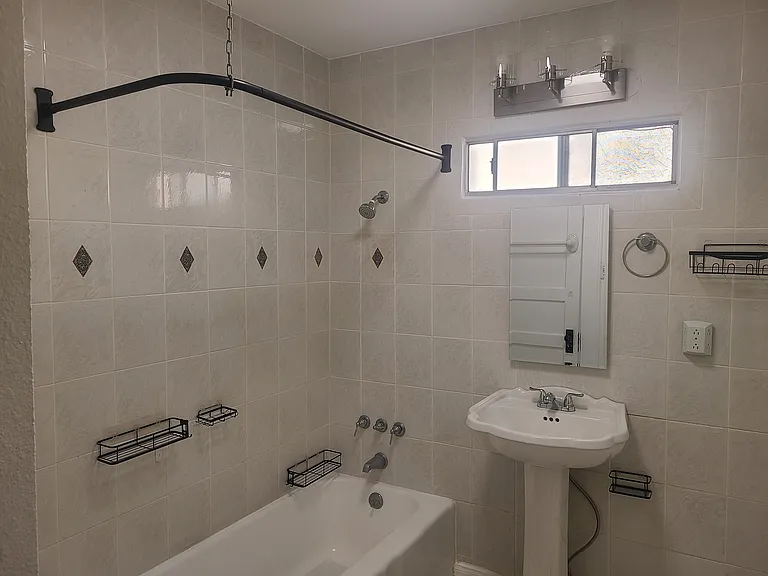 1618 Meade Ave — Photo 17