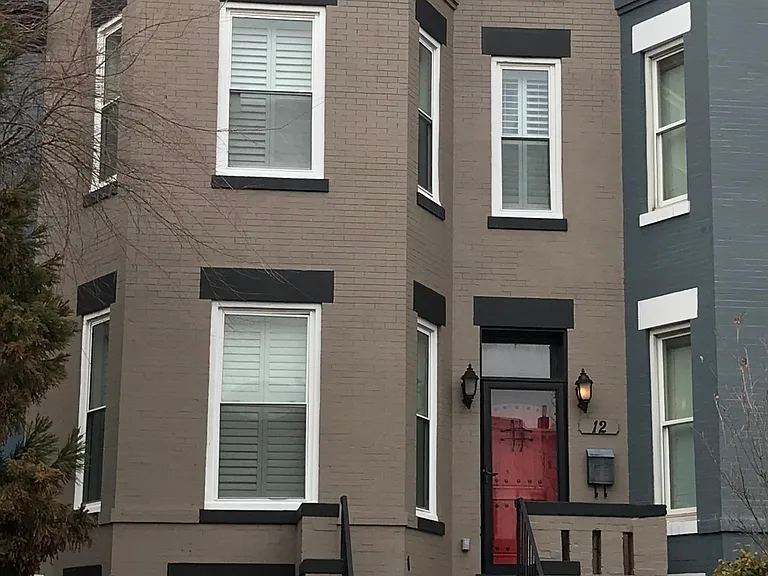 12 R St NE — Photo 2