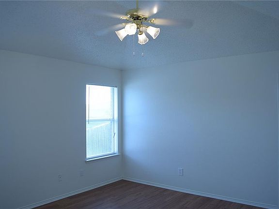 5th image of 701 Montana Ct S