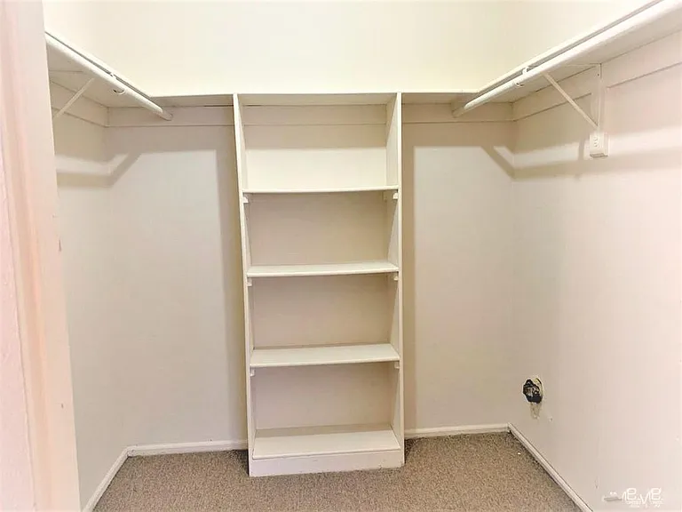 1801 Green Hollow Dr — Photo 11