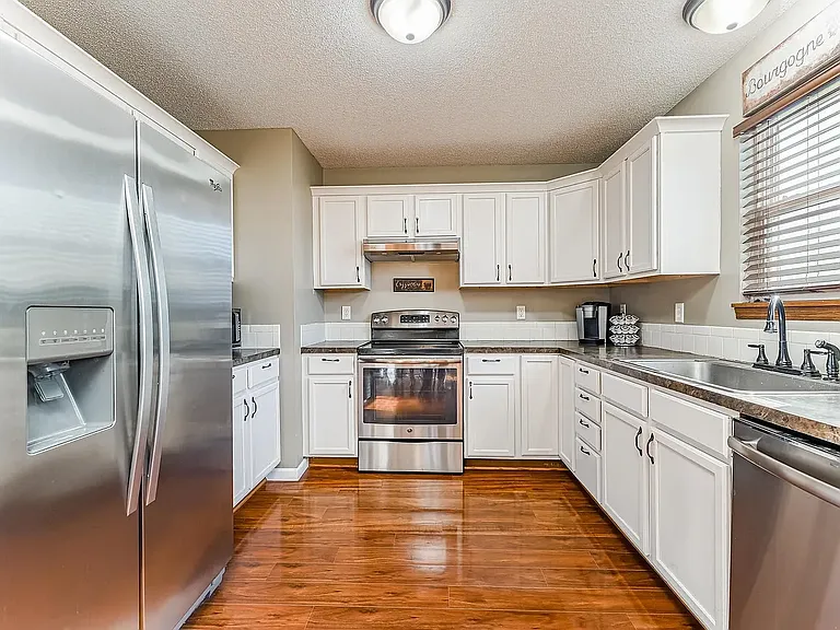 609 S Longbranch Dr — Photo 7