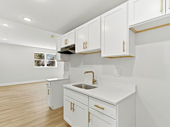 4th image of 5137 Master St #1B