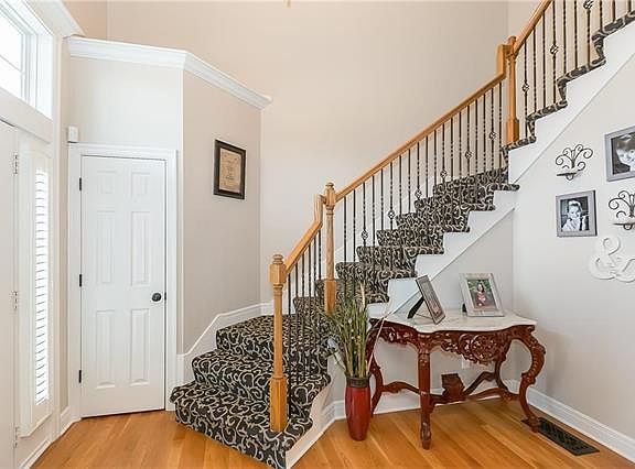 2nd image of 5507 NW 93rd St