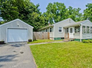 20 Maura St, Springfield, MA 01104