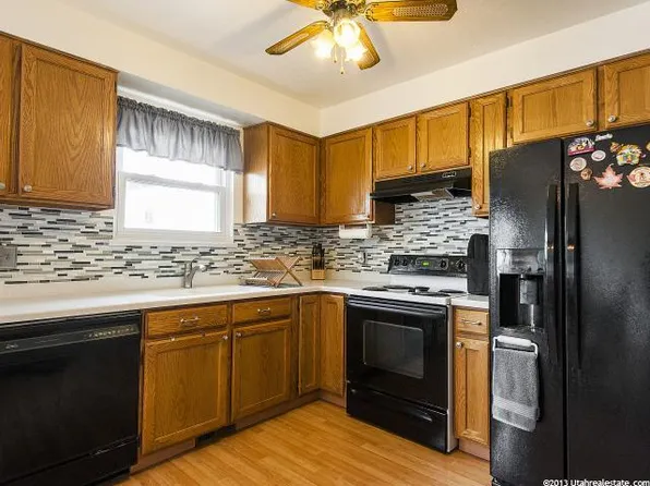 686 W Justin Dr, Murray, UT 84123