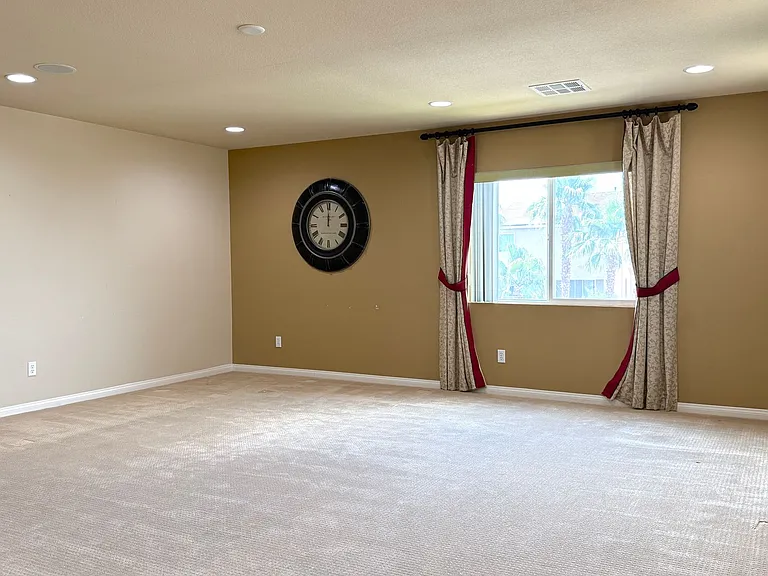 6825 Philharmonic Ave — Photo 44