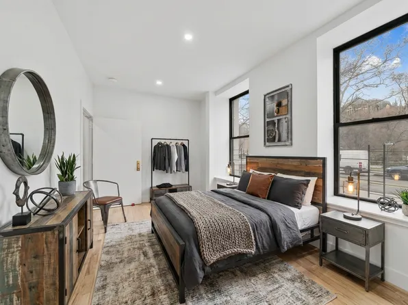 312 Manhattan Avenue image 1 of 6