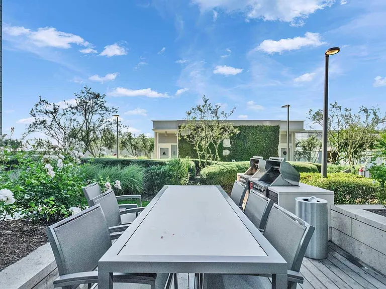 877 Francisco St #728 — Photo 42