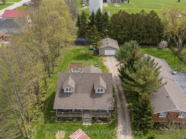 25 John St W, Minto, ON N0G 1M0