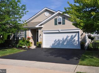 109 Chamber Ln, Columbus, NJ 08022