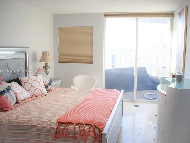 6301 Collins Ave #807 — Photo 17