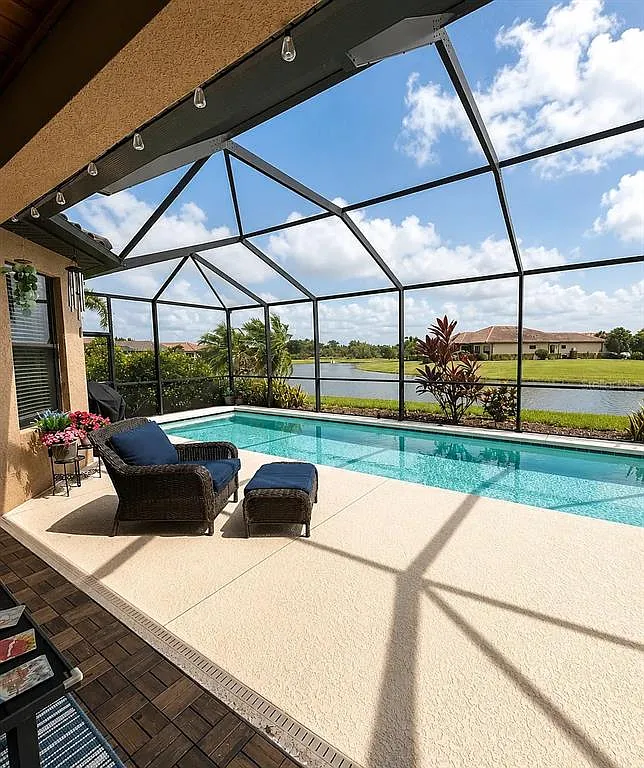 2 bed, 2.0 bath, 1700 sqft, $3,000 — Photo 2