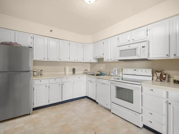 3709 S George Mason Dr APT 1508E, Falls Church, VA 22041