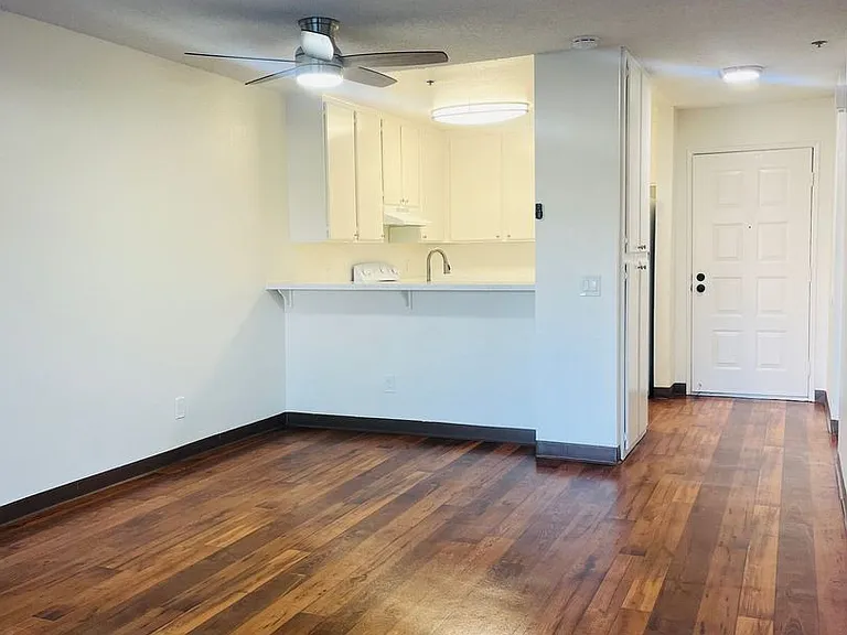 One park Apartments — Photo 10