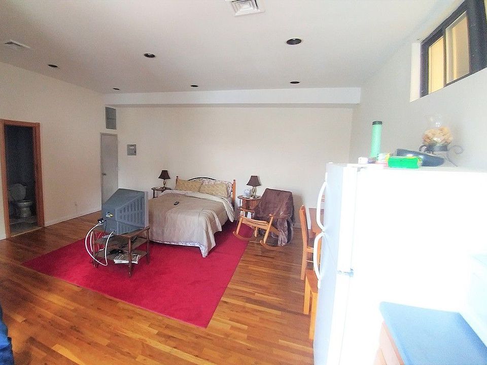 2nd image of 694 Hicks St APT 4