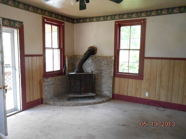 2nd image of 903 S Market St