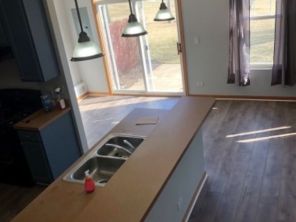 3rd image of 6782 Slate Dr