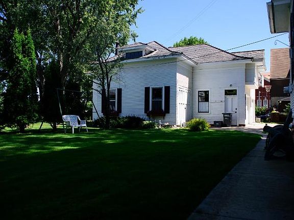 5th image of 405 Clermont St