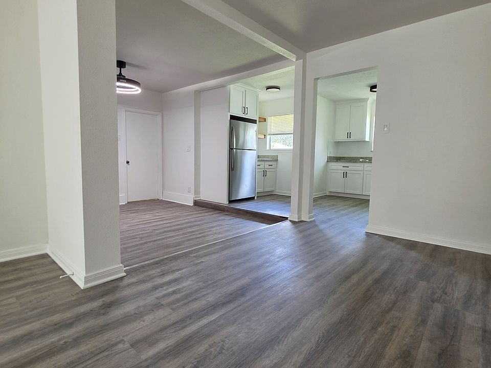 1st image of 510 Ruell St