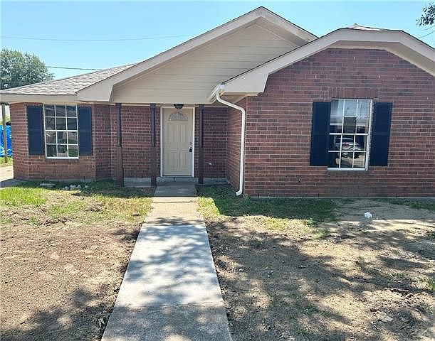 1st image of 3012 Williamsburg Dr
