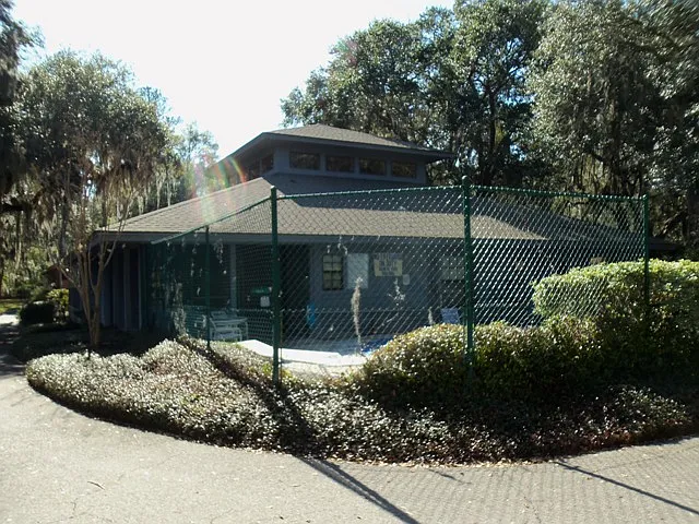 3 bed, 1229 sqft, $1,950 — Photo 3