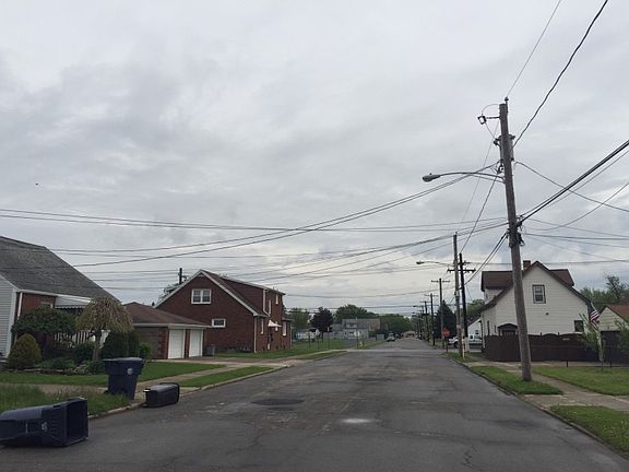 5th image of 42 Cleveland Ave