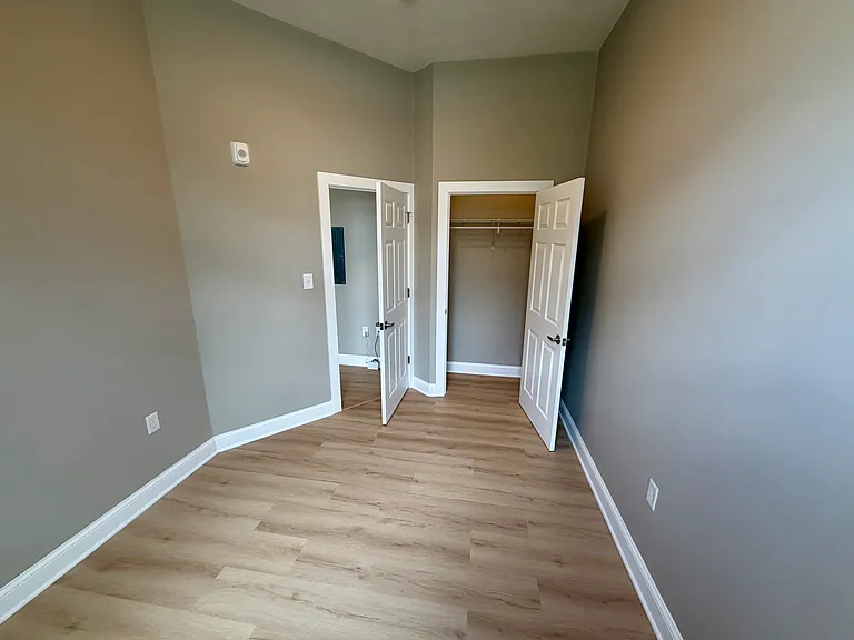 347-355 Main St #7 — Photo 8