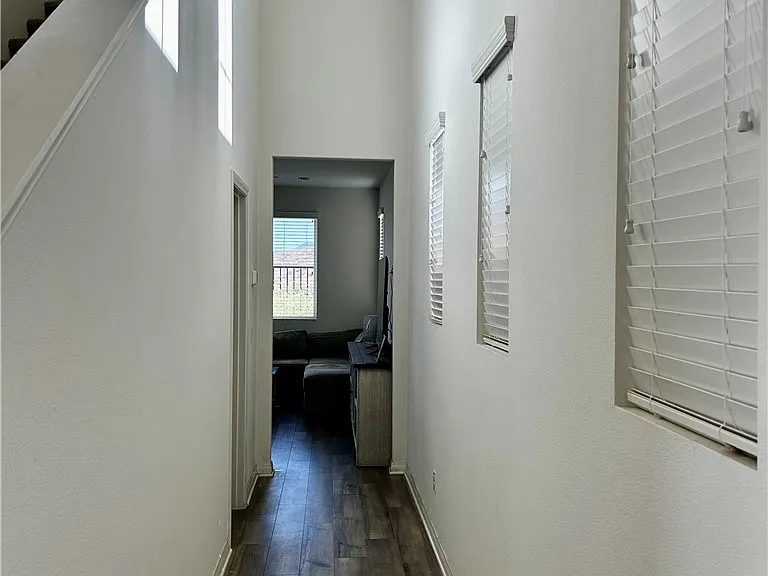 934 Helena Rdg — Photo 32