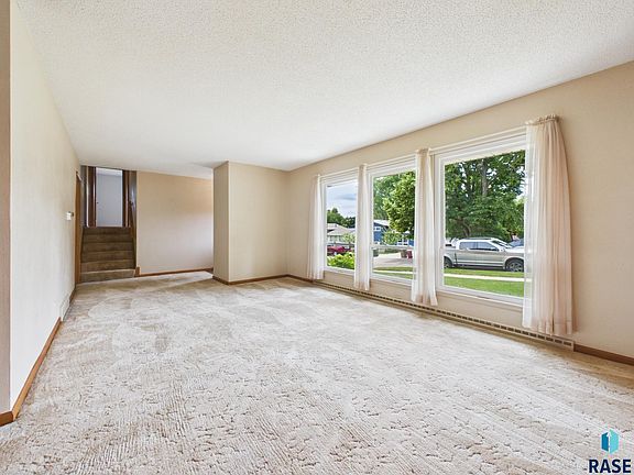4th image of 3004 S Carter Pl