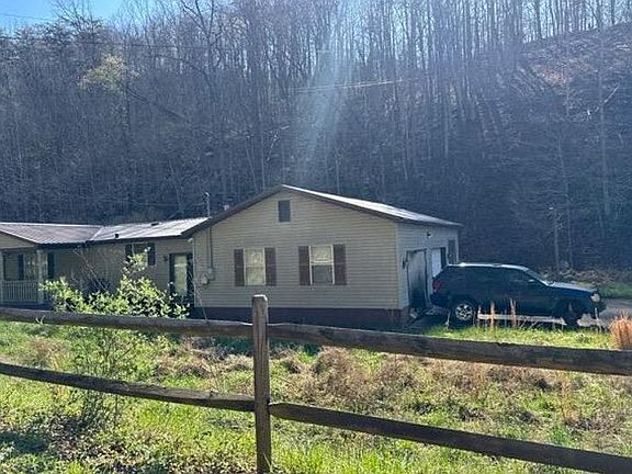 3rd image of 143 Blue Creek Rd