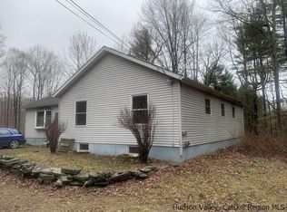 571 High Meadow Dr, Kerhonkson, NY 12446