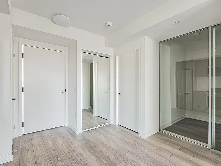 223 Redpath Ave — Photo 65