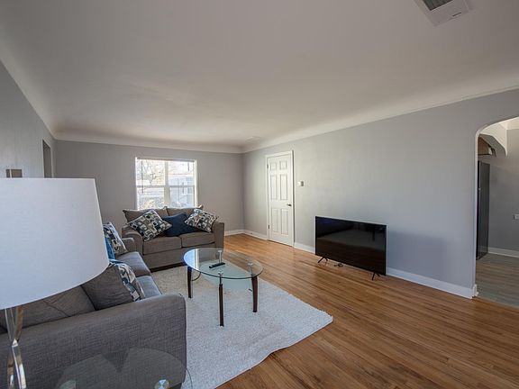 3rd image of 4105 Martin Luther King Blvd