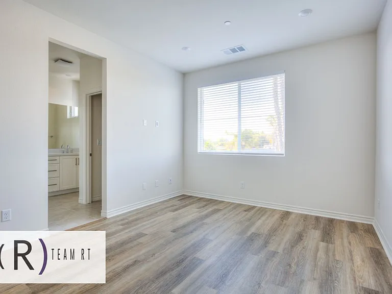 11454 Artesia Blvd — Photo 24