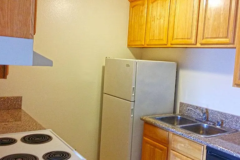 23641 Golden Springs Dr — Photo 7