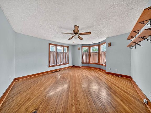 4th image of 709 N Calhoun St