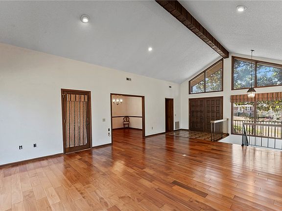 5th image of 501 Westminster Dr