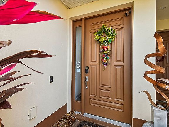 2nd image of 13920 Clubhouse Dr