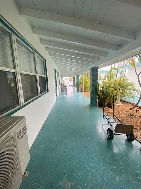 Studio, 550 sqft, $1,795 — Photo 4