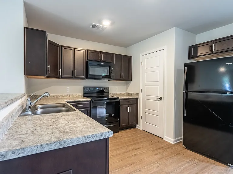 105 Cottage Way — Photo 36