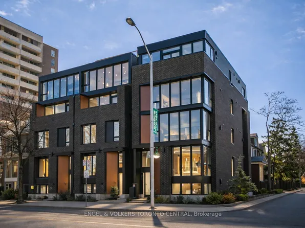 1555 Bloor St W #4, Toronto, ON M6P 1A5